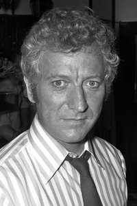 الممثل Barry Foster