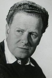 المخرج Basil Dearden