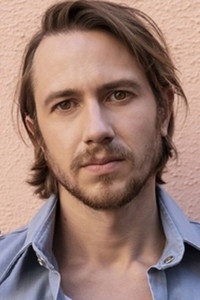 الممثل Bastien Bouillon