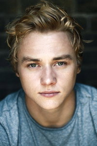 الممثل Ben Hardy