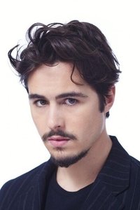 الممثل Ben Schnetzer