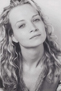 المخرج Bess Wohl