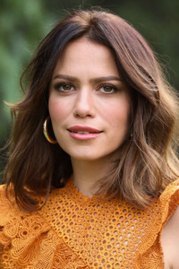 الممثل Bethany Joy Lenz