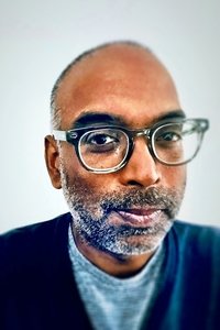 المخرج Bharat Nalluri