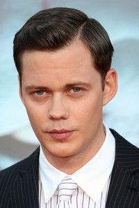 الممثل Bill Skarsgård