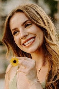 الممثل Billie Rae Brandt