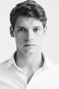 الممثل Billy Howle