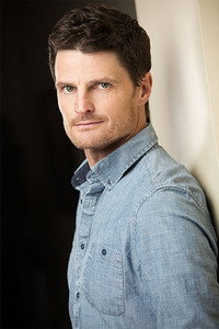 الممثل Bob Frazer