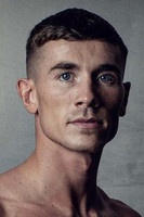 الممثل Brad Foster