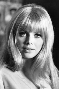 الممثل Britt Ekland