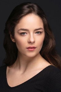 الممثل Buse Meral