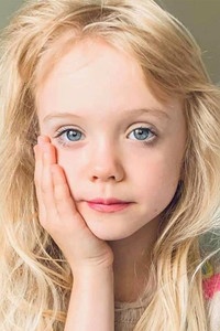 الممثل Cadence Compton