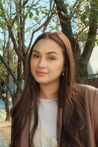 الممثل Caitlin Halderman