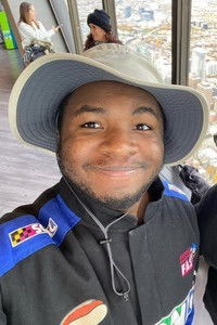 المخرج Caleb Harris