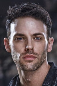 الممثل Cameron Love