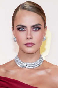 الممثل Cara Delevingne