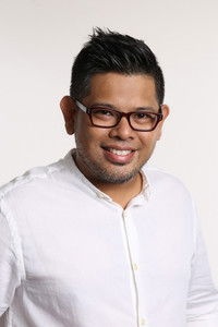 المخرج Carby Salvador