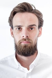 الممثل Carel Nel