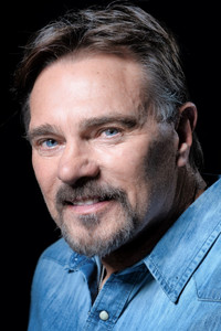 الممثل Carl Bailey