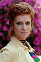 الممثل Carla Gravina