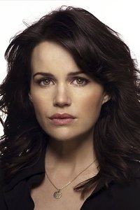 الممثل Carla Gugino