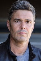 الممثل Carlos Bernard