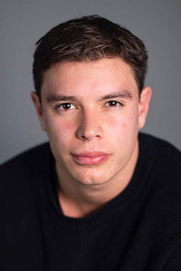 الممثل Carlos Sanson Jr.