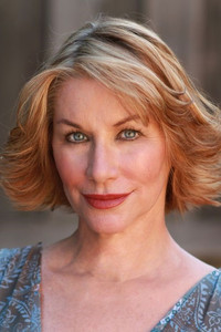 الممثل Caroline Williams