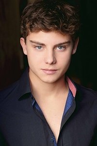 الممثل Carson MacCormac