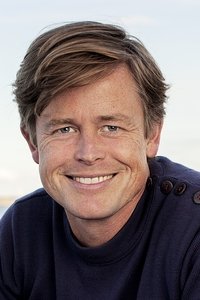 الممثل Caspar Phillipson