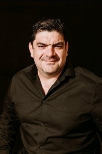 المخرج Cesar Zelada