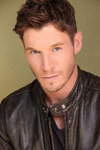 الممثل Chad Michael Collins