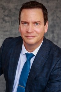 الممثل Chad Ridgely