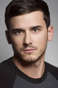 الممثل Charles Cottier