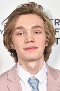 الممثل Charlie Plummer