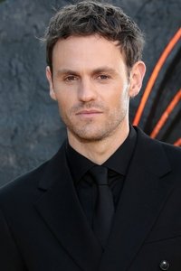 الممثل Charlie Vickers