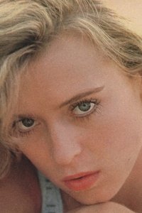 الممثل Charlotte Alexandra