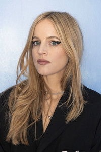 المخرج Charlotte Colbert