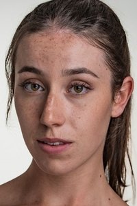 الممثل Chloe Endean