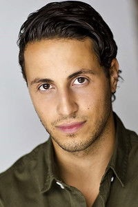 الممثل Chris Kapeleris