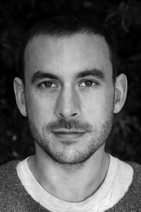 الممثل Chris New