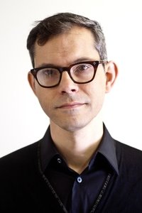 الممثل Chris Tenzis