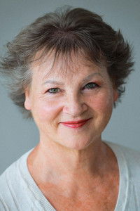 الممثل Christina Ashford