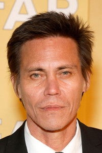 المخرج Christopher Kahunahana