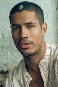 الممثل Chuku Modu