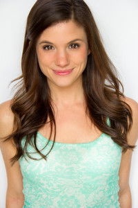 المخرج Clare Niederpruem