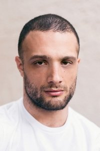 الممثل Cosmo Jarvis