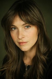 الممثل Courtney Hope Turner