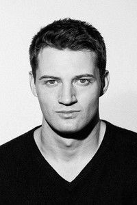 المخرج Cru Ennis