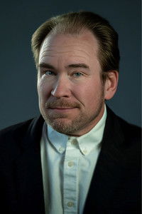 الممثل Dale Dobson